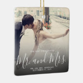 Ons eerste kerstgehuwde fotolegante script keramisch ornament (Rechts)