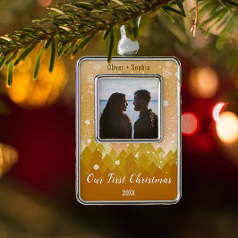 Ons eerste kerstgouden besneeuwde winterthema verzilverd omlijst ornament