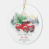 Ons eerste kersthuwelijk als Mr & Mrs Red Truck Keramisch Ornament (Links)