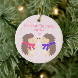 Ons eerste kersthuwelijk. Cute Hedégels Keramisch Ornament