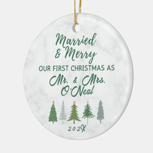 Ons eerste kersthuwelijk en Merry Keramisch Ornament (Links)