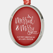 Ons eerste kersthuwelijk met Merry Red Metalen Ornament (Links)