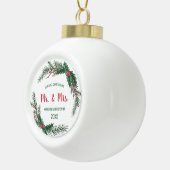 Ons eerste kersthuwelijk | Mistletoe Keramische Bal Ornament (Rechts)