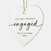 Ons Eerste Kerstmis Verloving Paar Hart Keramisch Ornament (Links)