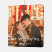 Ons eerste kerstpaar fotoscriptlettertype keramisch ornament (Links)