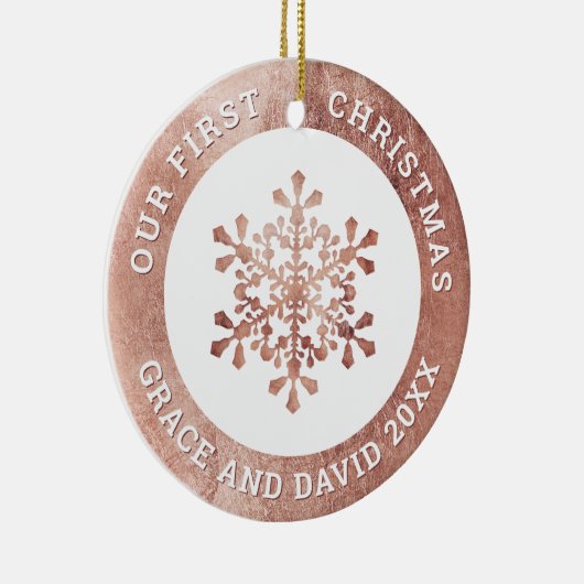 Ons eerste kerstRoos Gold Snowflake Afbeelding Keramisch Ornament (Rechts)