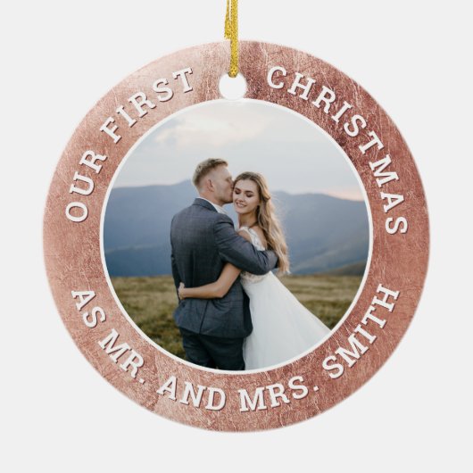 Ons eerste kerstRoos Gold Snowflake Afbeelding Keramisch Ornament (Achterkant)