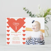 Ons kleine liefje Red Hearts verjaardagsfeestje Kaart (Staand voorkant)