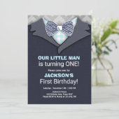 Ons kleine Man Verjaardag Uitnodiging Jongen Bow S (Staand voorkant)
