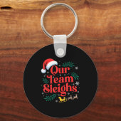 Ons Team Slaat Kerstman Hoed Rendier Kantoor Sleutelhanger (Voorkant)