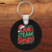 Ons Team Sleddert Grappige Kerst Reindeers Kerstmi Sleutelhanger (Voorkant)