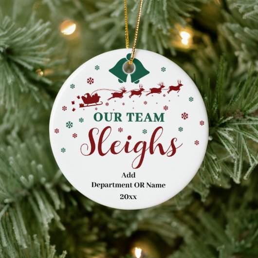 Ons Team Sleigh kerstcadeau voor medewerkers Keramisch Ornament (Boom)