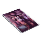 onstuitbare vrouw notitieboek (Rechterzijde)