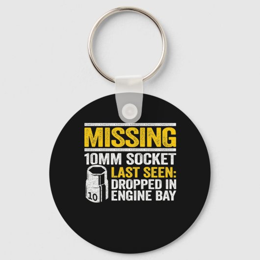 Ontbrekend 10mm Socket Funny Mechanic Sleutelhanger (Voorkant)