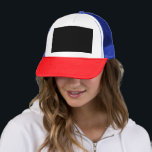 Ontdek een boeiende zwart-wit foto trucker pet<br><div class="desc">Dompel jezelf onder in de charme van deze monochrome stadsfotografie met een historische klokkentoren. Ontdek het mooie van dit  landschap en de ingewikkelde architectuur tegen het stadslandschap.</div>