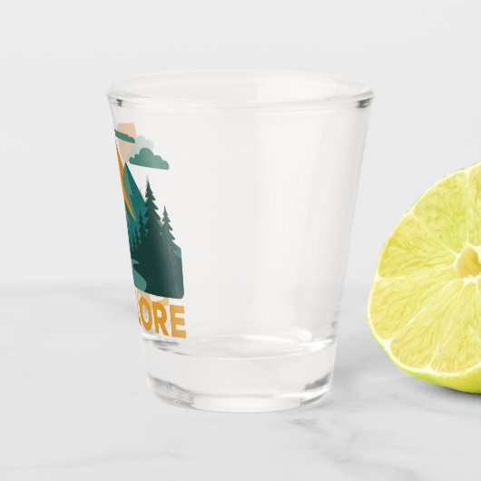 Ontdek meer – Retro Mountain & Forest Adventure Shot Glas (Rechts)