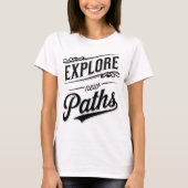Ontdek Nieuwe Paden Avontuur Typografie T-shirt (Voorkant)