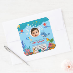 Ontmoet onze jongen baby shower uitnodiging- Onder Vierkante Sticker