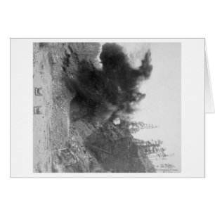 Ontplofbare aftakking aan de zijkant van de bergen