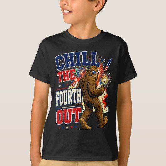 Ontspan de vierde uit grappige bigfoot kamperen t-shirt (Voorkant)