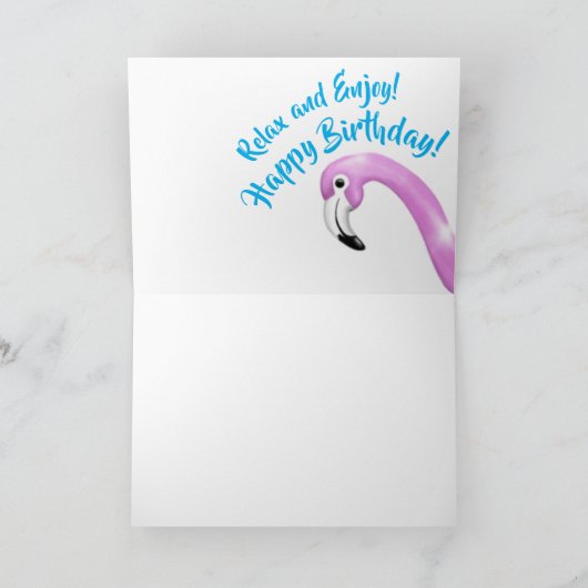 Ontspannen in het zwembad op een roze flamingo-bad kaart (Binnen)