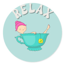 Ontspannen Meisje in Cup of Tea Meditatietijd