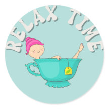 ontspant tijdmeisje met thee Classic Round Sticker