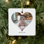 Ontwerp je eigen enkele hartvormige foto keramisch ornament<br><div class="desc">Dit Custom Heart Shaped Photo-ontwerp regelt uw favoriete herinneringen prachtig in de vorm van een hart, symboliseert liefde en verbinding. Perfect voor speciale gelegenheden zoals jubilea, bruiloften of Valentijnsdag, dit ontwerp benadrukt uw gekoesterde momenten zinvol en kunstzinnig. De unieke lay-out creëer een visueel boeiende aandenken, ideaal voor geschenken of persoonlijke...</div>