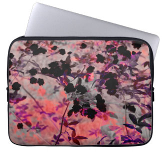 Ontwerp-kunst met een moderne rode zwarte bloem in laptop sleeve
