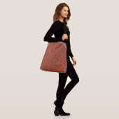 Ontwerp met bruin leder crossbody tas (Op model)