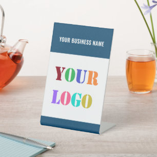 Ontwerp uw logo en naam voetstuk bord voorbeeld reclamebord met voetstuk