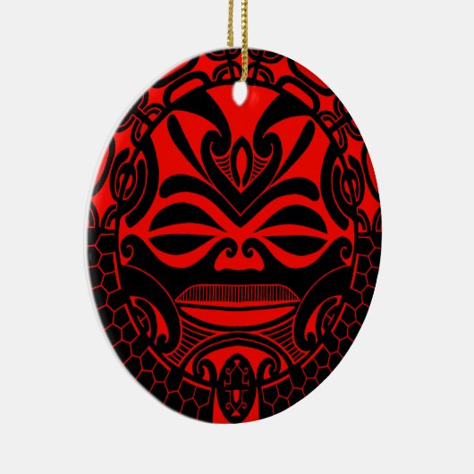 Ontwerp van een polynesiaans tikmaskermasker keramisch ornament (Rechts)