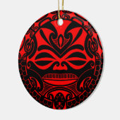 Ontwerp van een polynesiaans tikmaskermasker keramisch ornament (Links)
