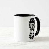Ontwerp van voetafdruk van Leave No Trace-wandel s Mok (Voorkant rechts)