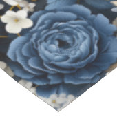 Ontwerper Blauwe Ivoren Bloemrozen Chic Tafelkleed (Gekanteld)