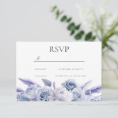 Ontwerper Dusty Blue Floral Wedding RSVP Kaartje (Staand voorkant)