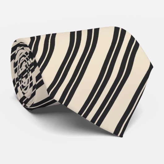 Ontwerppatroon van tapijtschelp met zwarte strips stropdas (Opgerold)