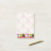 Ontwerpstructuur rode, gele waterverf post-it® notes (Op bureau)