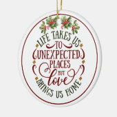Onverwachte Plaatsen Kerst Thuis Keramisch Ornament (Links)