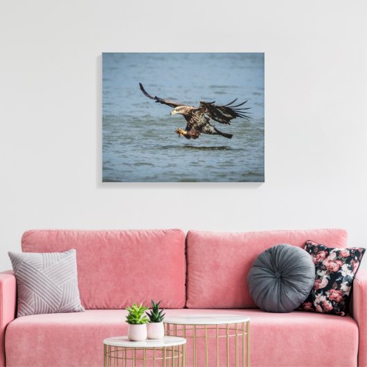 Onvolgroeide adelaar die duikt op vis canvas afdruk (Insitu (Woonkamer))