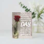 Onvolkomenheden accepteren - Rood Briefkaart (Staand voorkant)