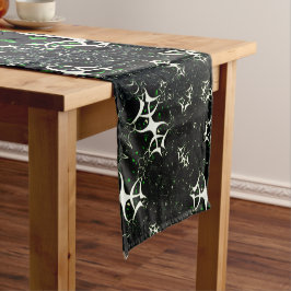 Onvolmaakte witte fractal op zwarte plek, brei korte tafelloper