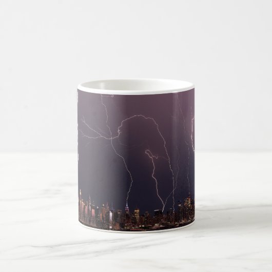 Onweer boven Manhattan, NYC Koffiemok (Center)