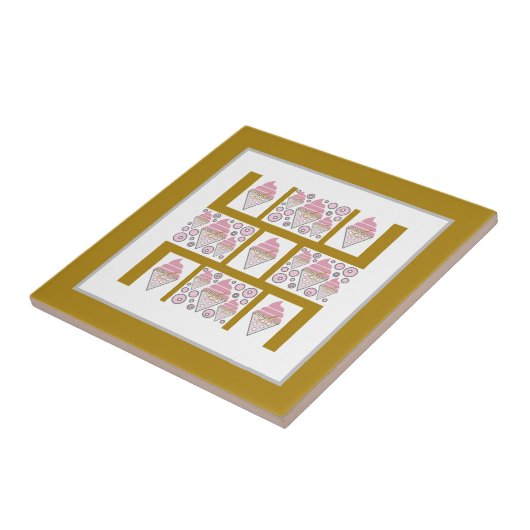 Onweerstaanbare ijskap van Cream Licorice in Caram Tegeltje (Zijkant)