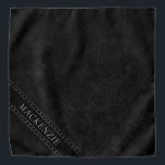 Onyx Black Velvet | Monogram karton Bandana<br><div class="desc">Dramatisch moody palet met een donkere en rijke, door gothic geïnspireerde kreukelende velvet-achtergrond van het collectie Moody Jewel Tones. Dit ontwerp is voorzien van een diepgewortelde, op velvet geïnspireerde textuur van de waterverf van de juwelen. De faux metallic sierstrip biedt een schone, geavanceerde en op maat gesneden vormgeving. De moderne,...</div>