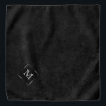 Onyx Black Velvet | Monogram karton Bandana<br><div class="desc">Dramatisch moody palet met een donkere en rijke, door gothic geïnspireerde kreukelende velvet-achtergrond van het collectie Moody Jewel Tones. Dit ontwerp is voorzien van een diepgewortelde, op velvet geïnspireerde textuur van de waterverf van de juwelen. De faux metallic sierstrip biedt een schone, geavanceerde en op maat gesneden vormgeving. De moderne,...</div>