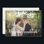 Onze 1e Chanoeka foto Feestdagenkaart<br><div class="desc">Deze prachtige kaart met "Happy Chanoeka!" in witte print op de voorkant en de woorden: "Onze 1e Chanoeka zo vol liefde, geluk en vreugde, van bovenaf gestuurd! Het sturen van wensen voor gezondheid en vrede, liefde en zegeningen die nooit ophouden! Licht & Liefde!" op de rug is perfect voor elk...</div>