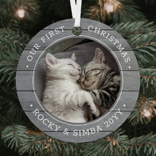 Onze 1e Kerstmis 2 Huisdieren Foto Grijs Nep Hout Metalen Ornament
