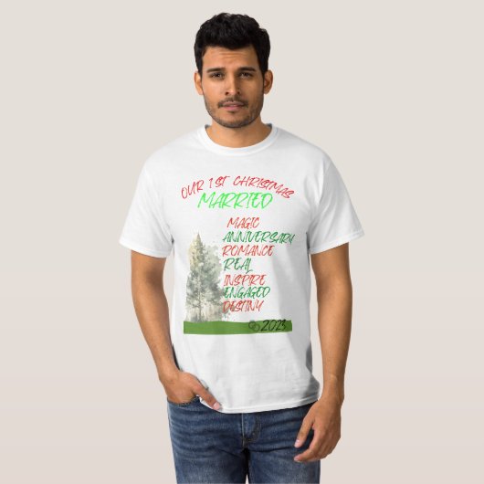 Onze 1e Kerstmis Getrouwd 2023 T-shirt (Voorkant volledig)