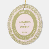 Onze 1e Kerstmis samen Gold Wreath op roos - Keramisch Ornament (Links)
